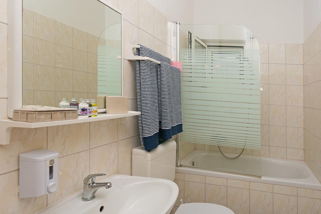 Vucic Apartments Hvar Town Buitenkant foto